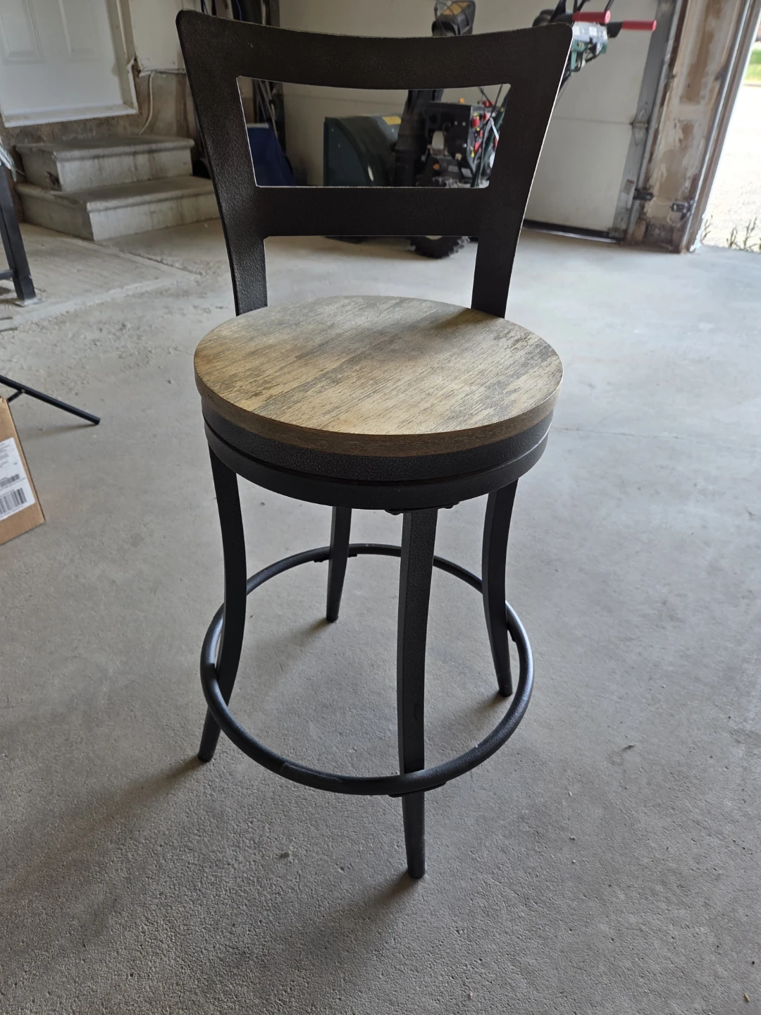 Revolving high chair - Metal
