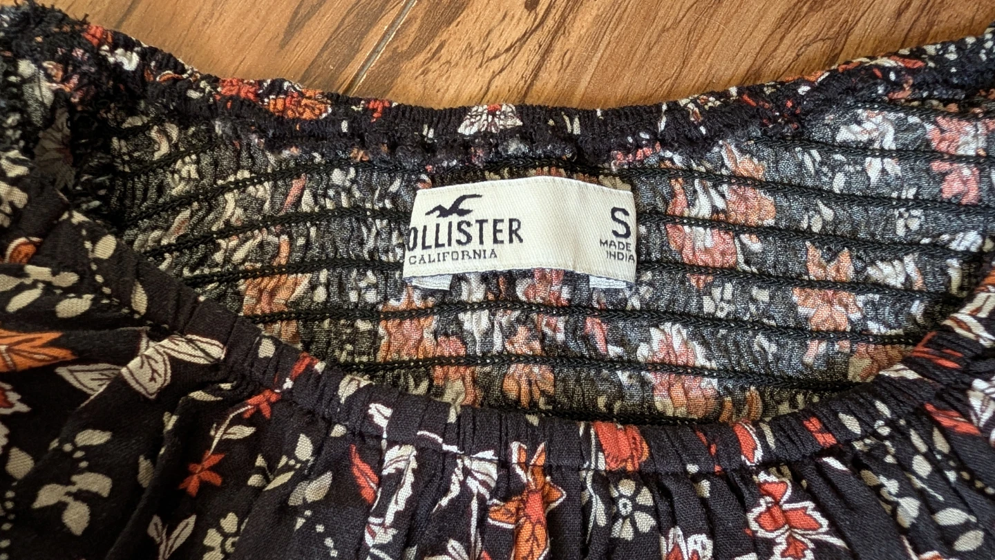 Hollister tshirt