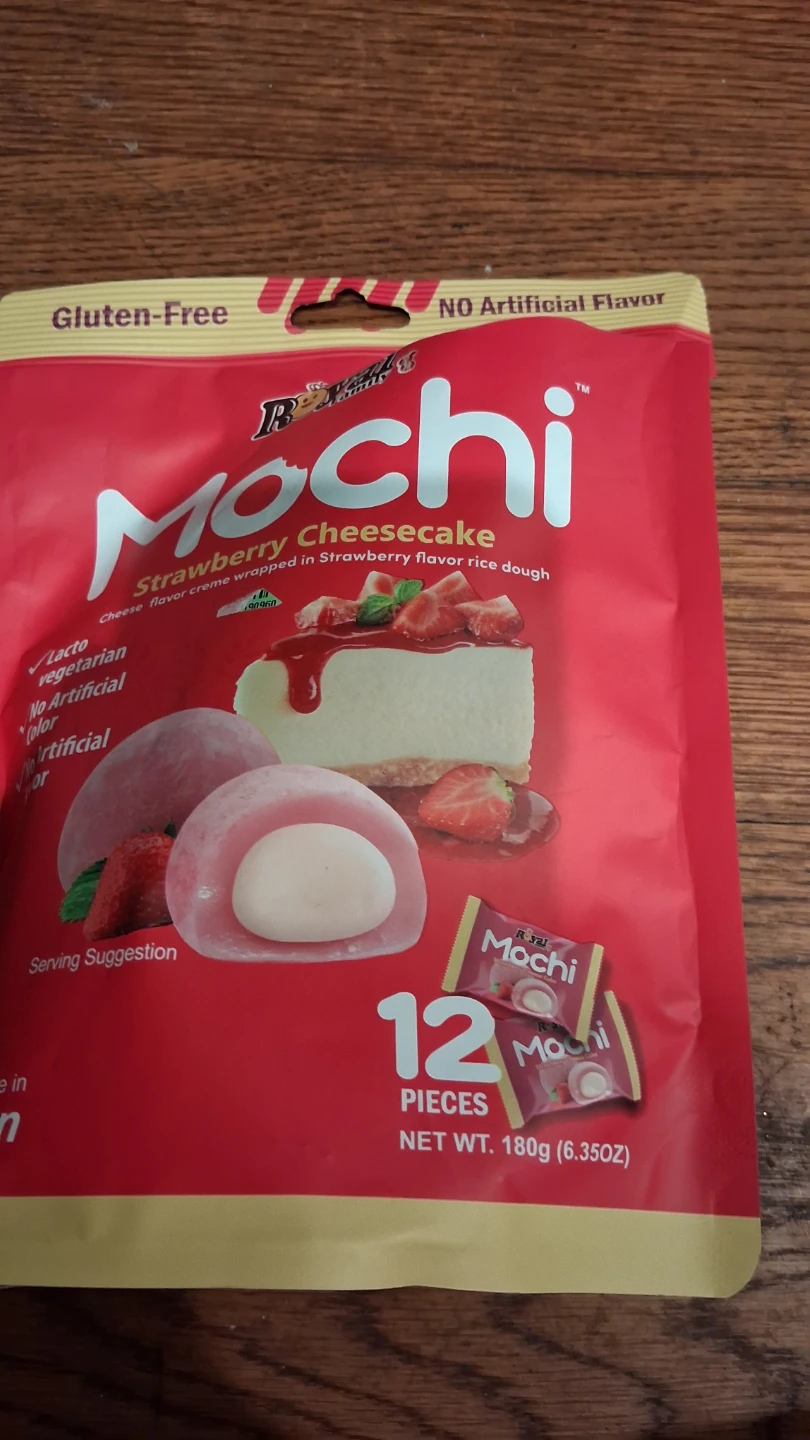 Royal Mochi Strawberry Cheesecake 12 Pieces