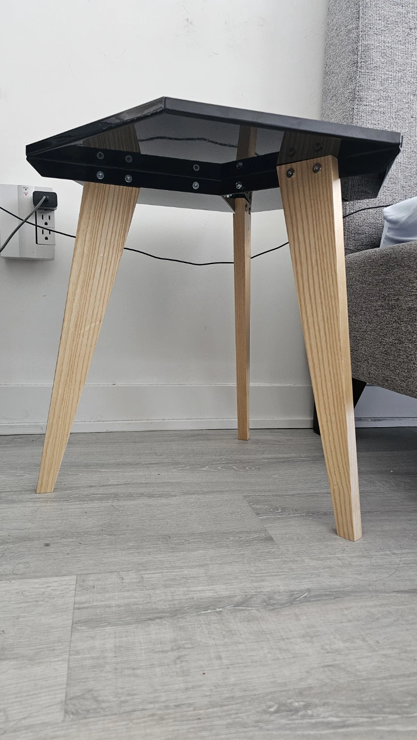 Hexagonal Side Table-Black metal surface & Wooden legs - photo 2