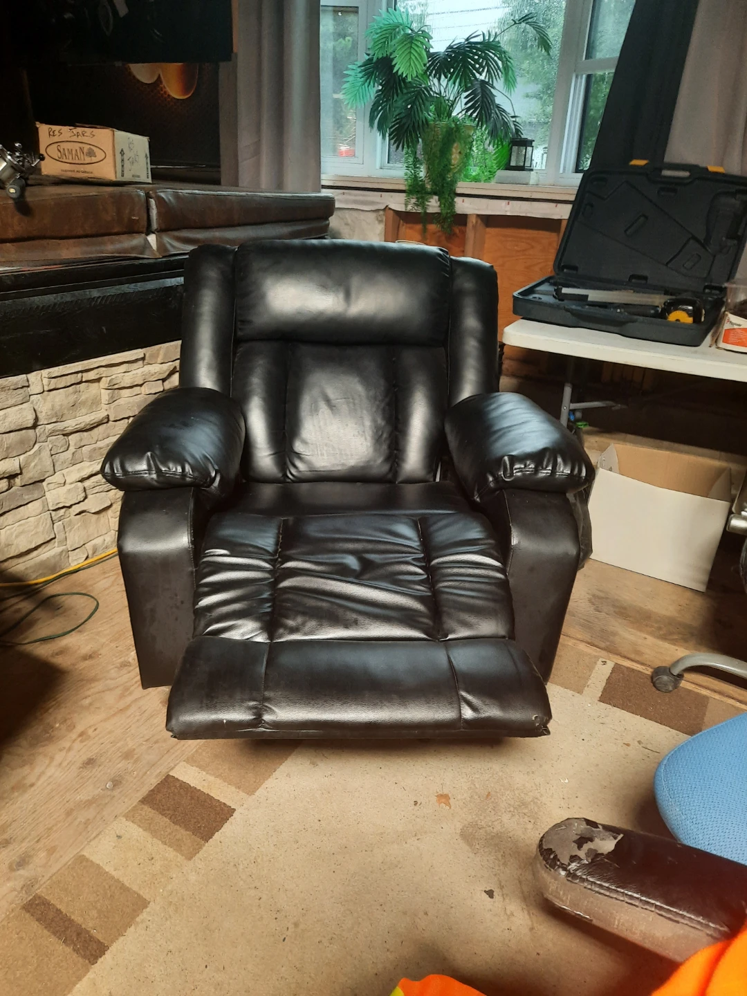 Black Faux Leather Recliner Chair - photo 2