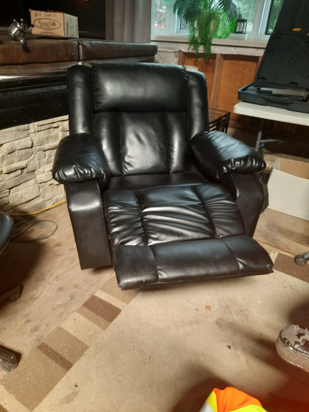 Black Faux Leather Recliner Chair - photo 3