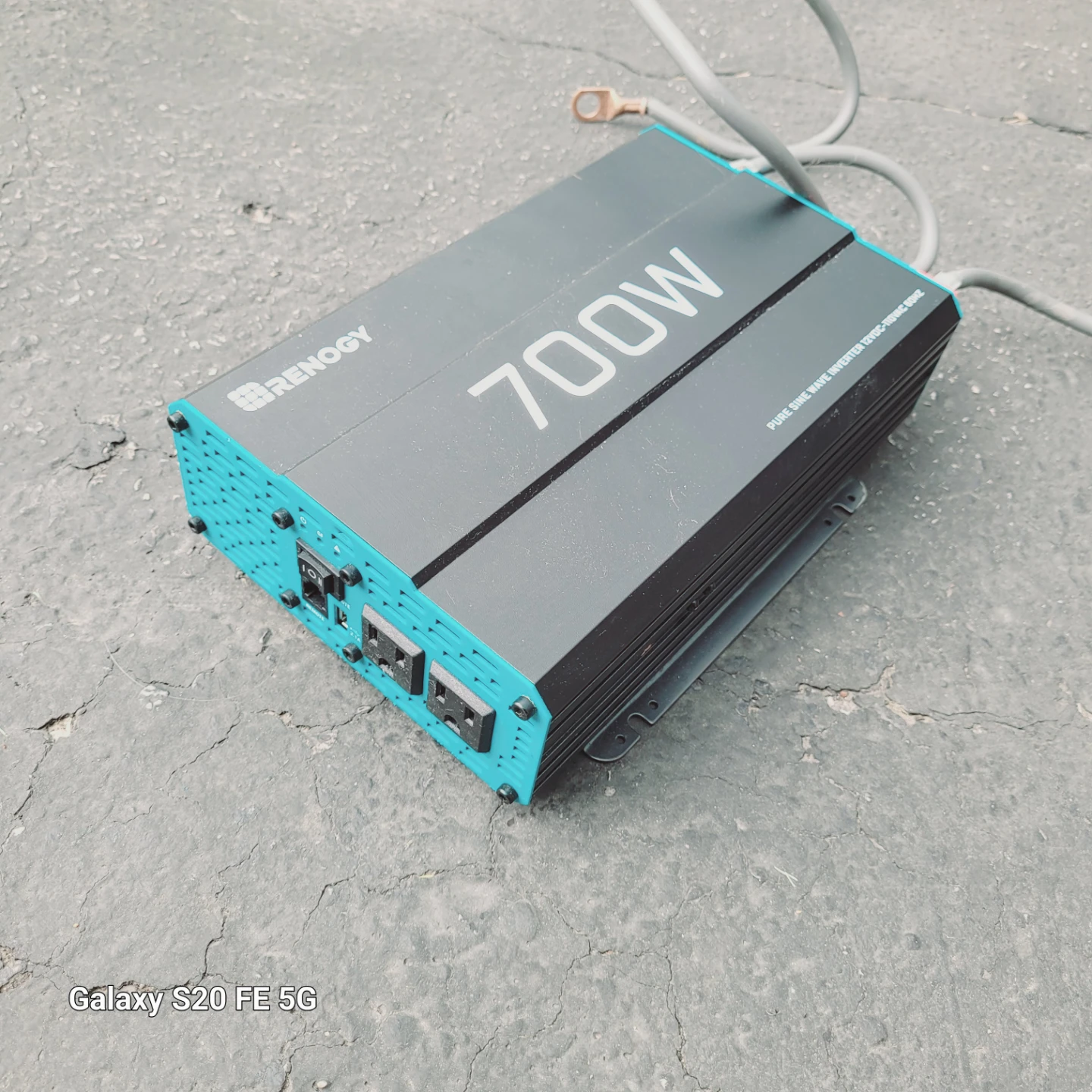 Renogy 700W Pure Sine Wave Inverter - photo 3