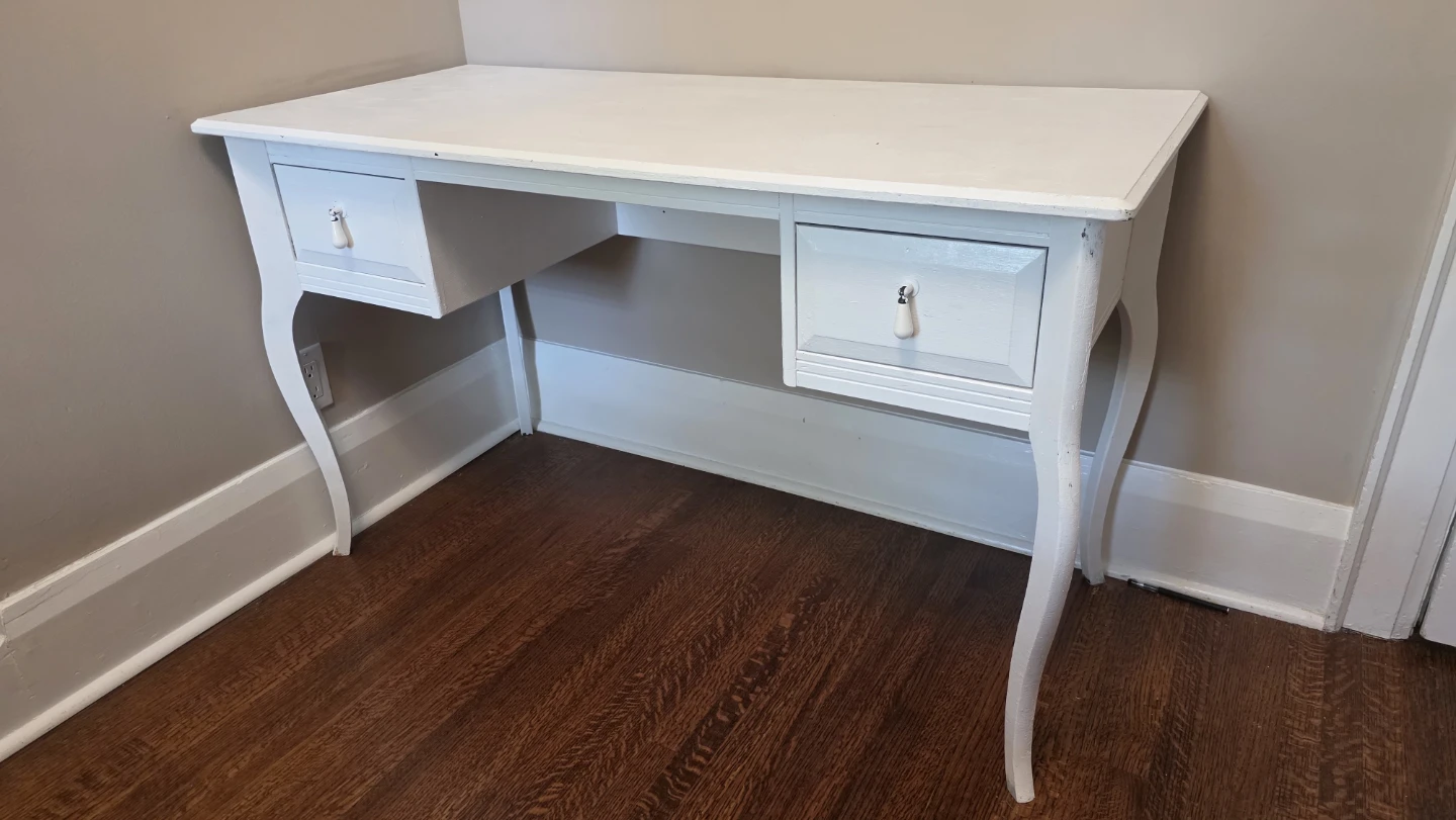 White Desk for sale