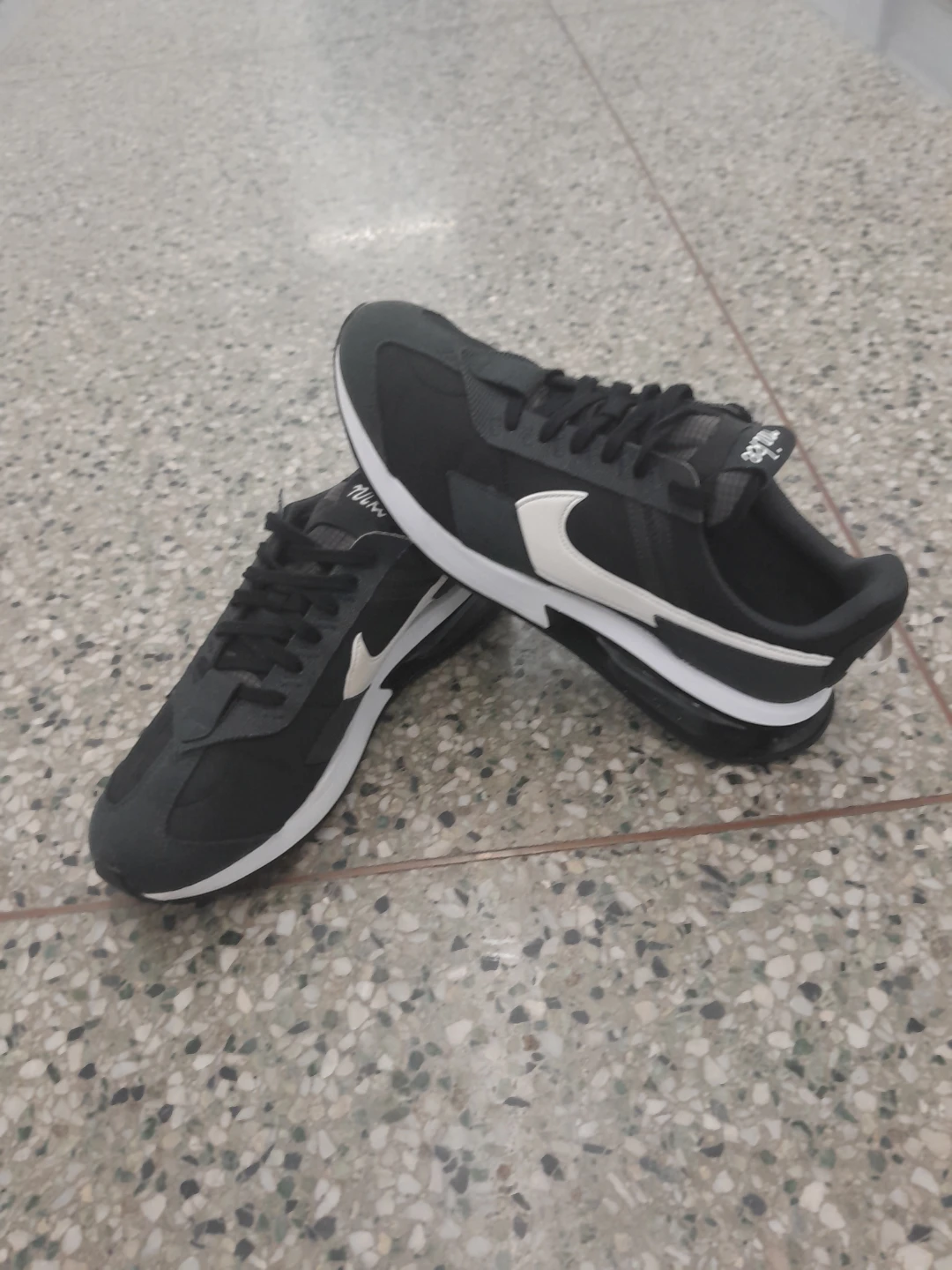 Nike Running Sneakers Shoes Men's Size 11 - photo 4