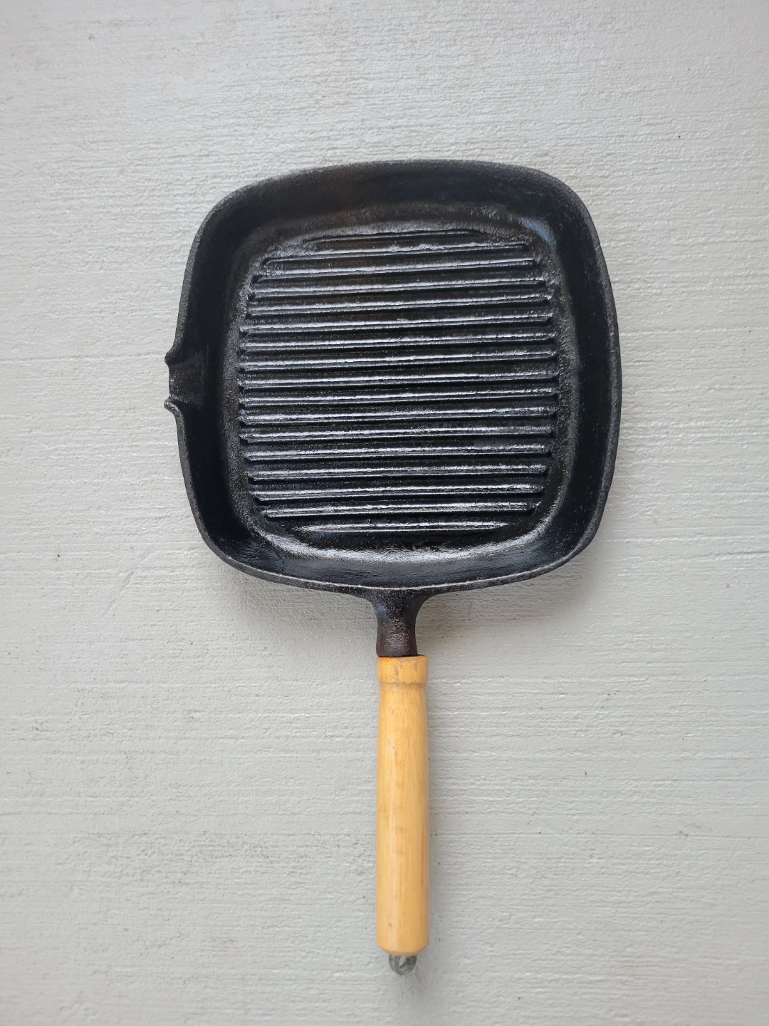 3 Cast Iron Pans - 2 Griddle Pans and 1 Frying Pan - photo 3