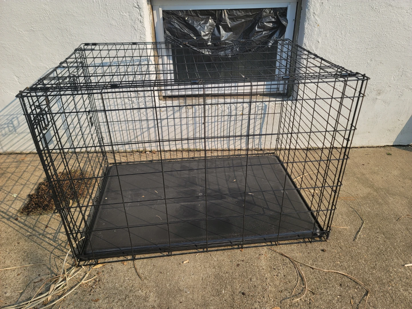 Extra large Wire Dog Crate with Black Tray