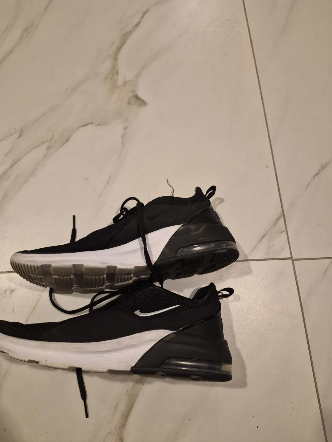 Nike Air Max running shoes - photo 4