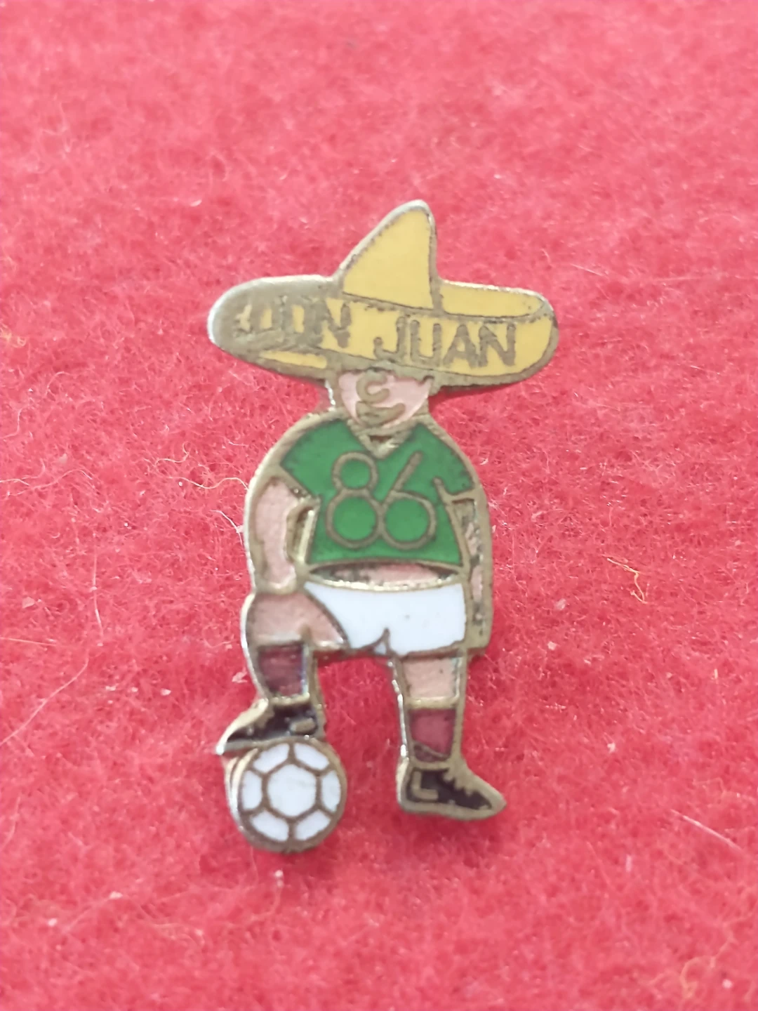 1986 Mexico World Cup Soccer Pin, Mascot Pique