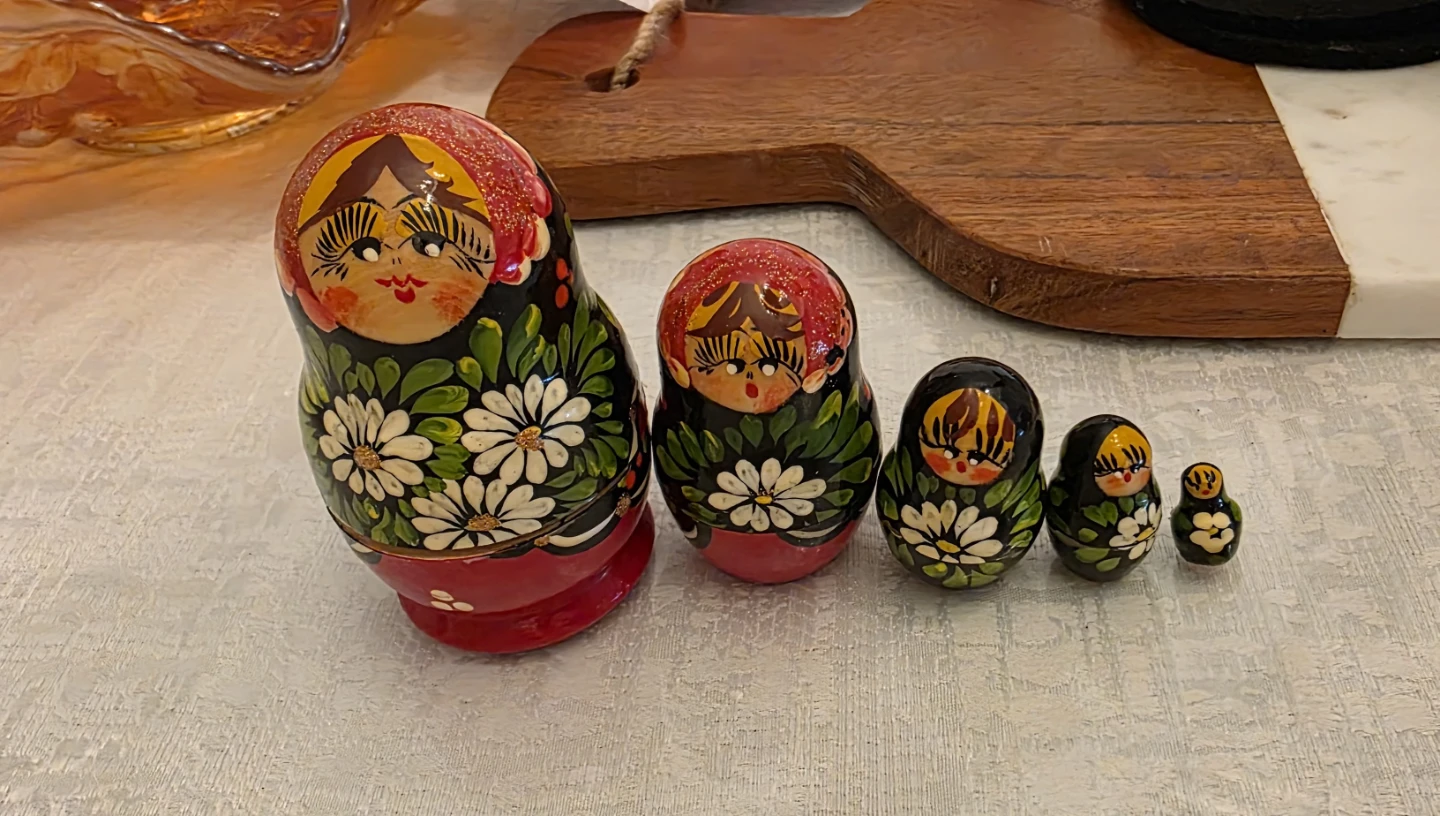 Set of 5 Nested Matryoshka Dolls