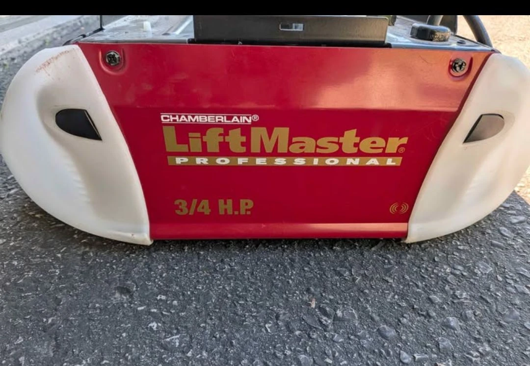 LiftMaster Professional Garage Door Opener - 3/4 H.P.