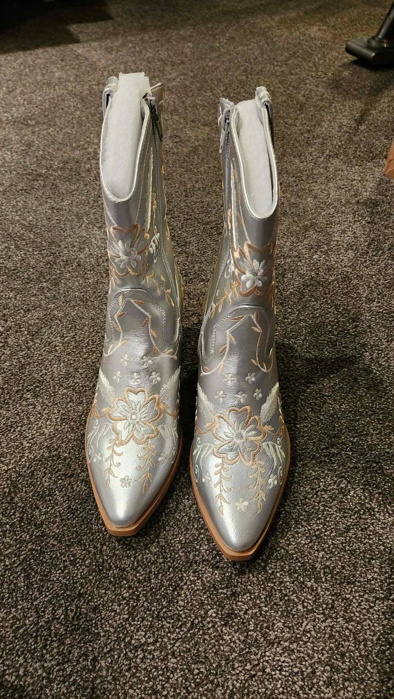 Women's Silver Embroidered Cowboy Boots - photo 4