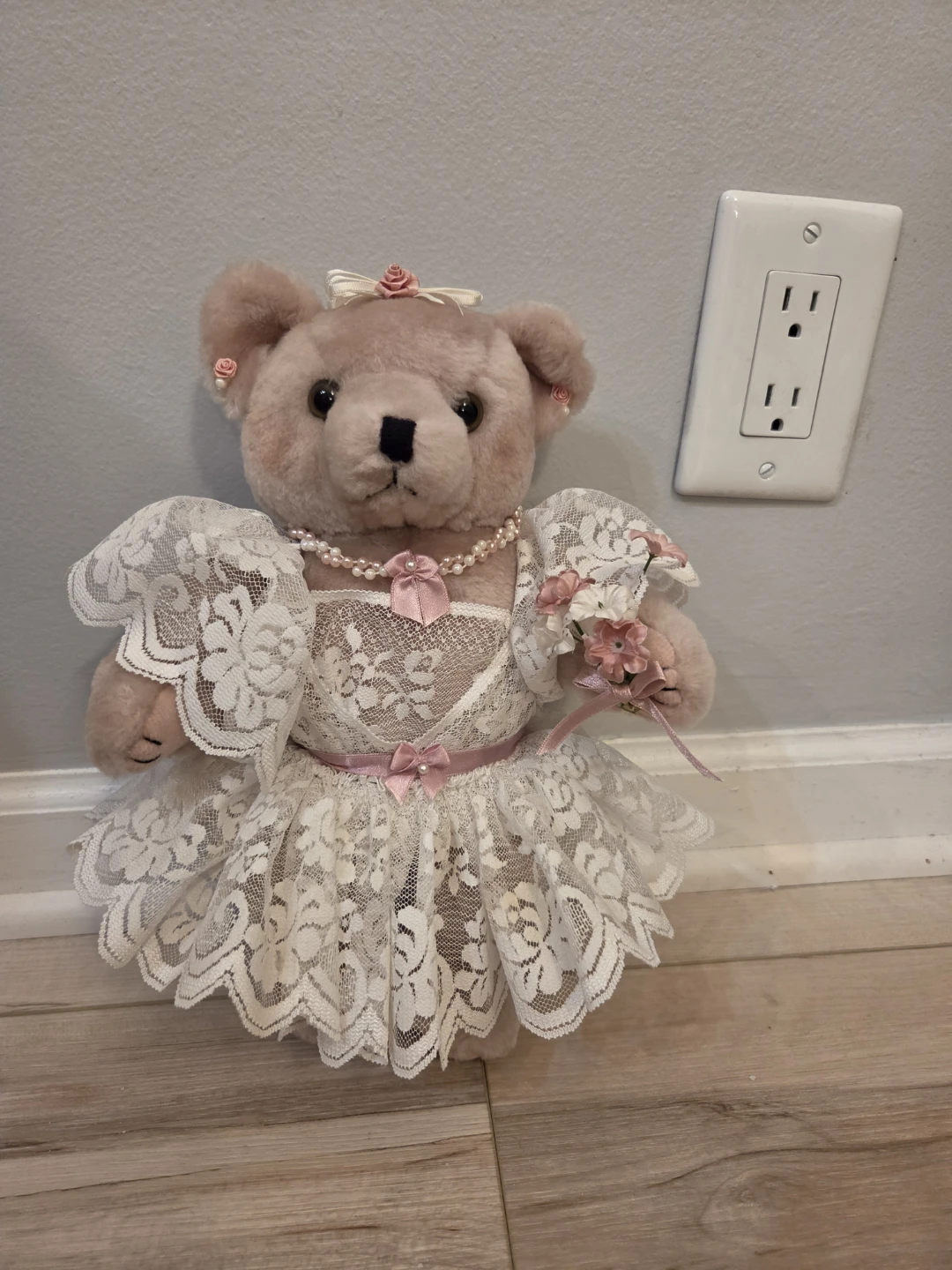 Victorian Elegance Teddy Bear Lace Dress & Faux Pearls - photo 3