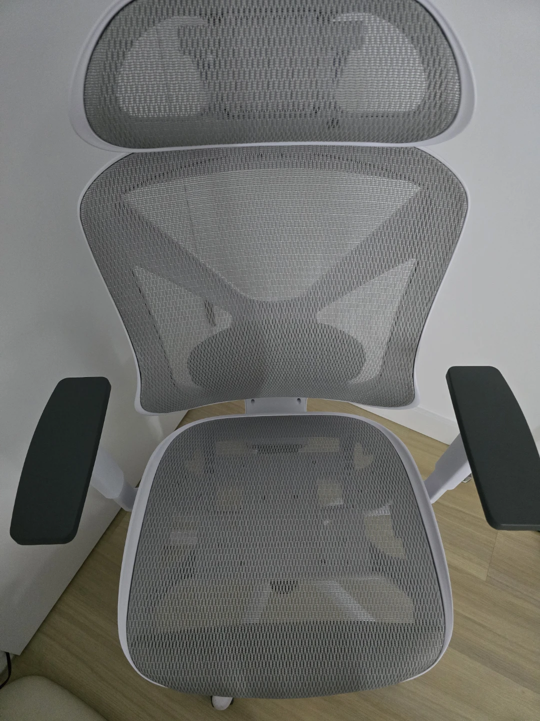 Ergonomic Mesh Office Chair with Headrest - photo 3