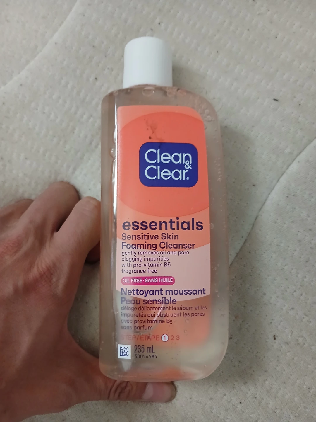 Clean & Clear Essentials Sensitive Skin Foaming Cleanser