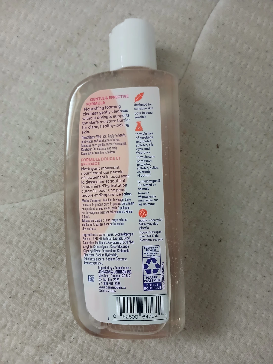 Clean & Clear Essentials Sensitive Skin Foaming Cleanser - photo 2
