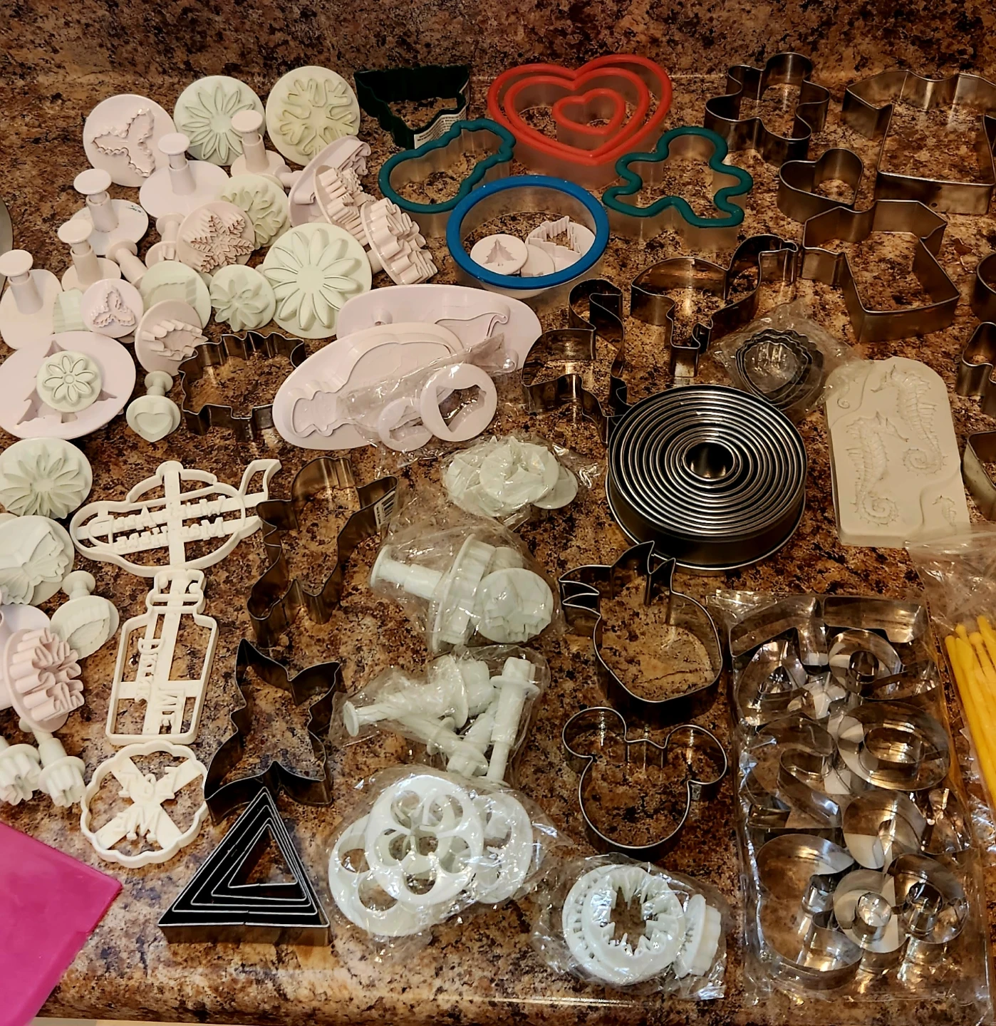 Large Baking and Cake Decorating Supply Bundle - photo 5