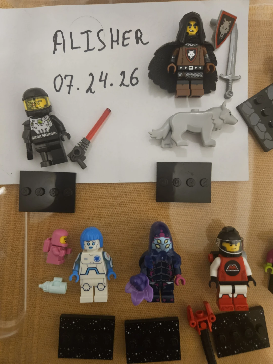 LEGO Minifigure Lot - photo 2