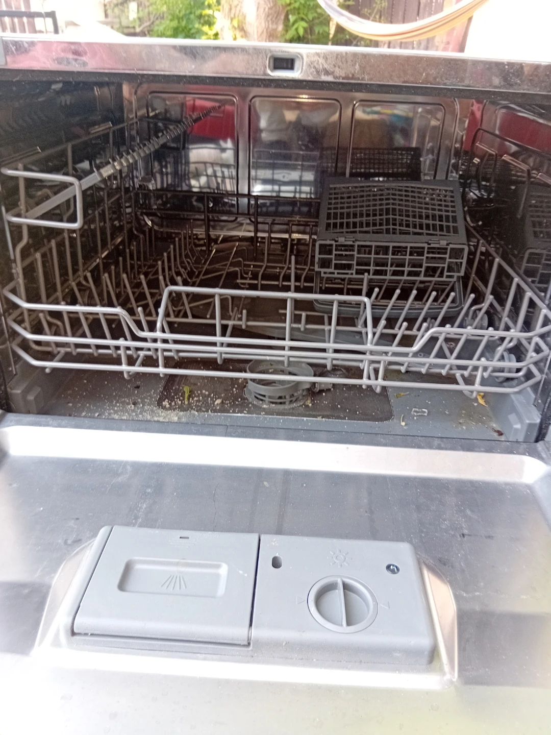 RCA Dishwasher - photo 2