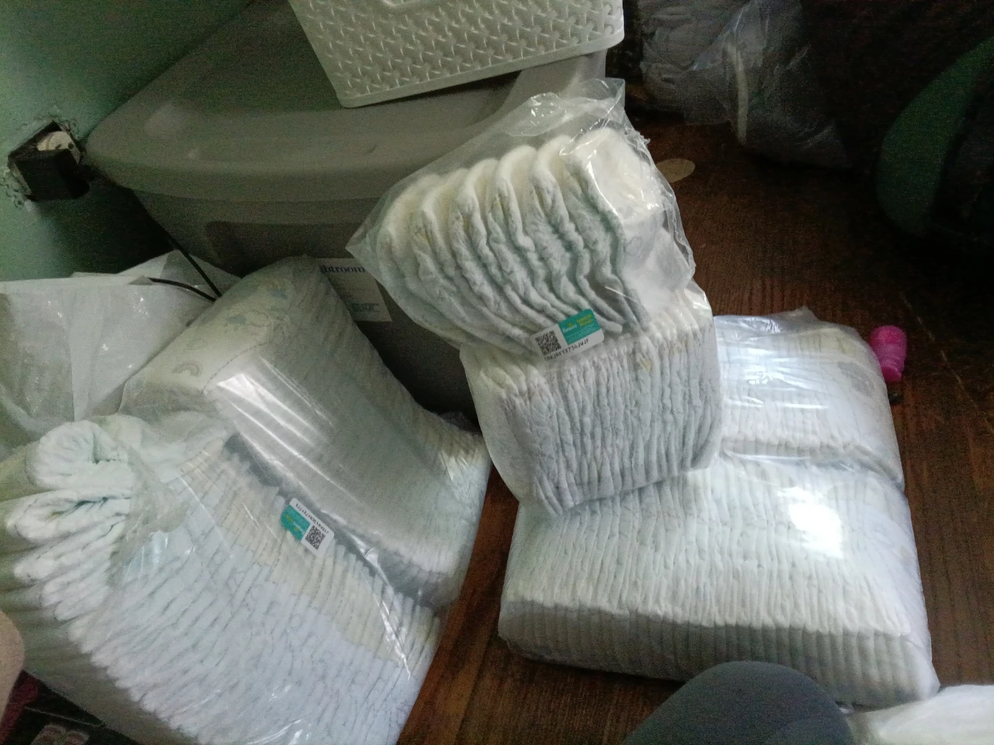 Newborn Diapers - Pampers Swaddlers - photo 2
