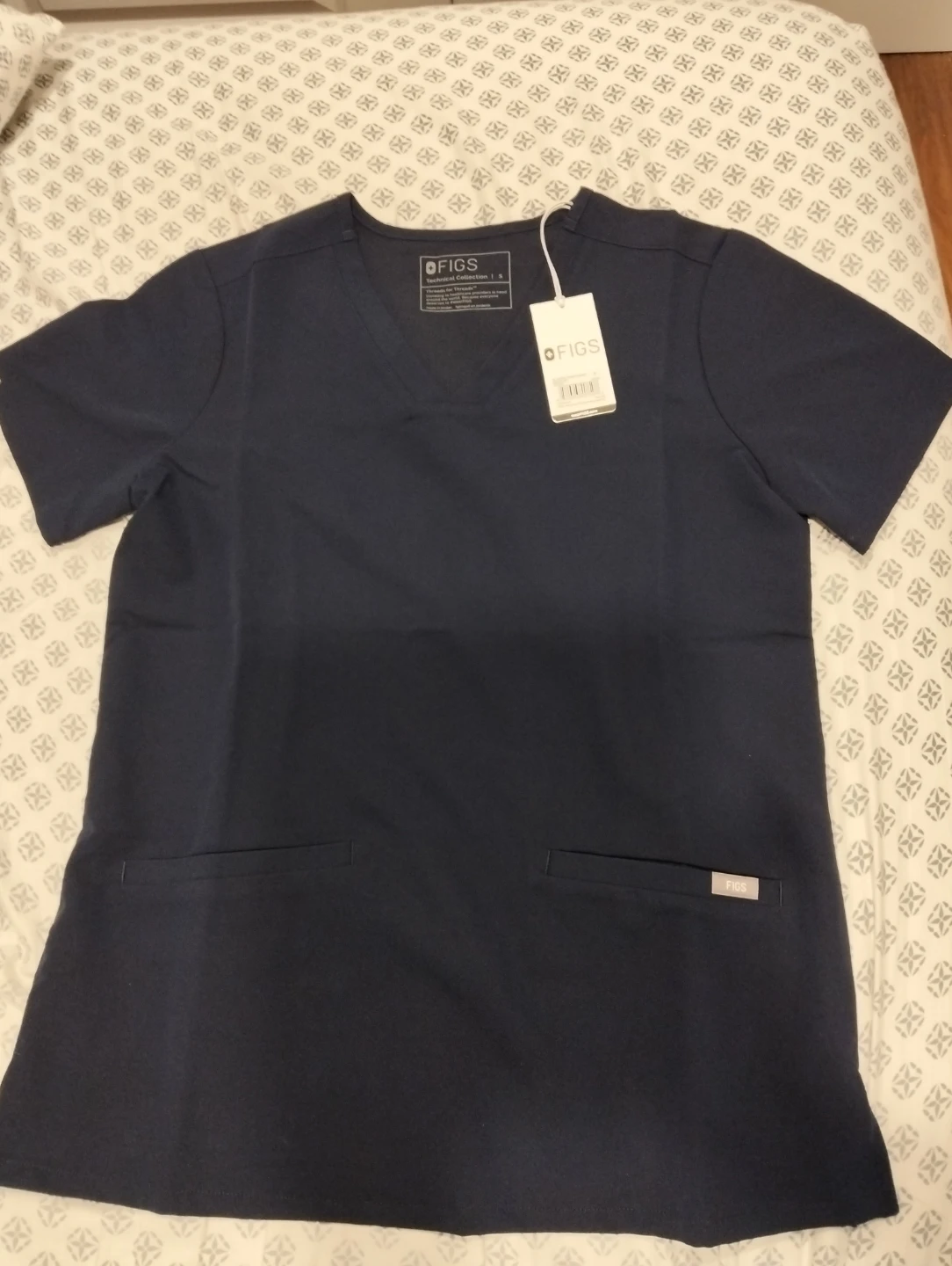 FIGS Navy Scrub Top and Pants Set