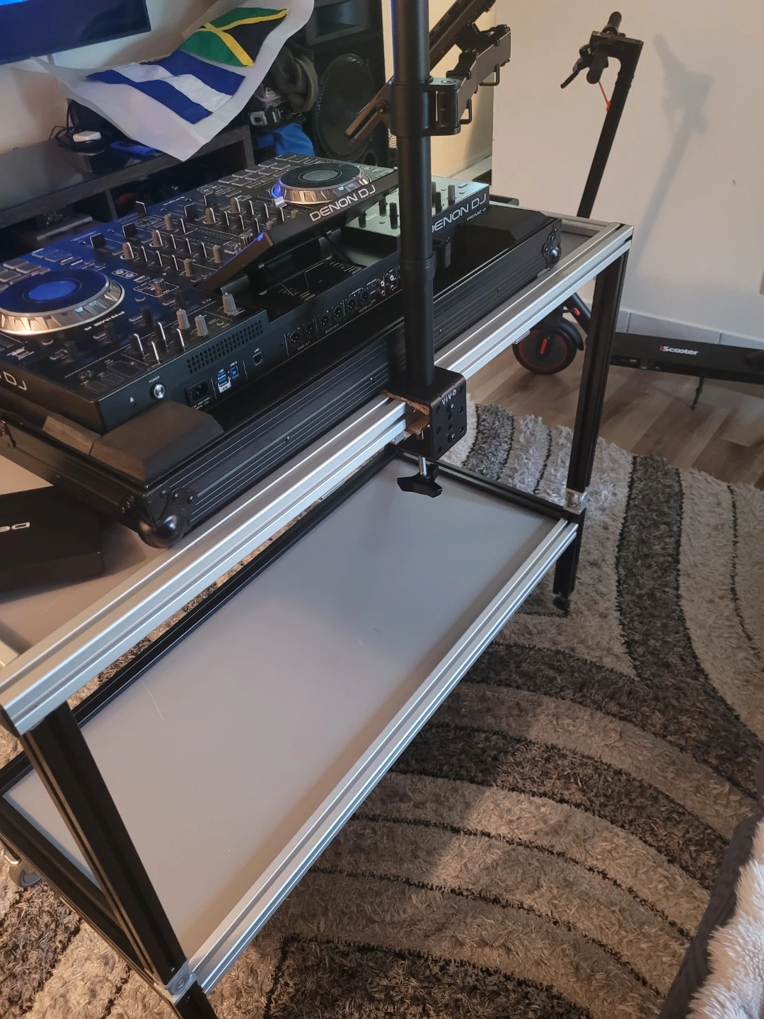 DJ Equipment table - photo 3
