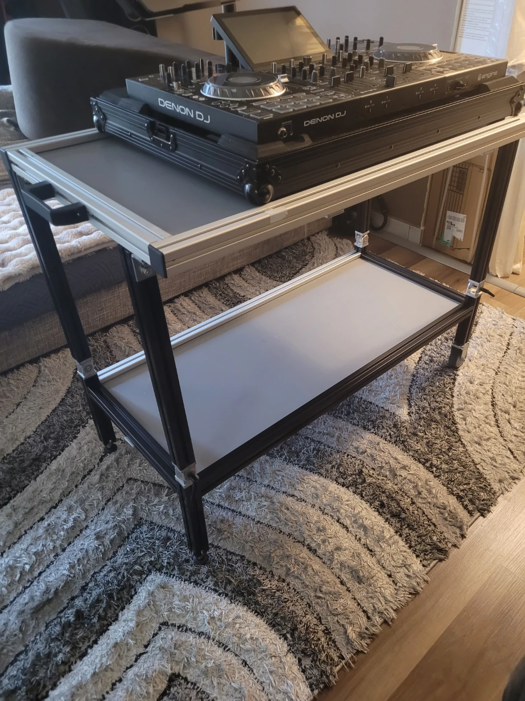 DJ Equipment table - photo 4