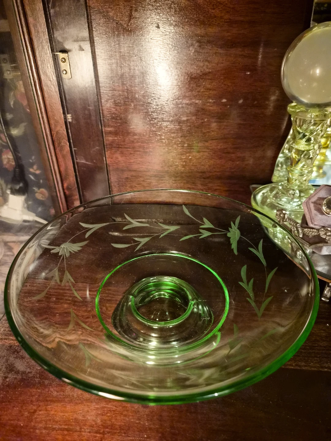 Uranium depression glass bowl - photo 4
