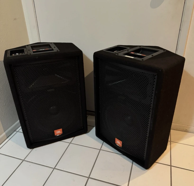 SPEAKERS (2) JBL-JRX-100 - 250 Watts each, 8 Ohms. 500 Watts