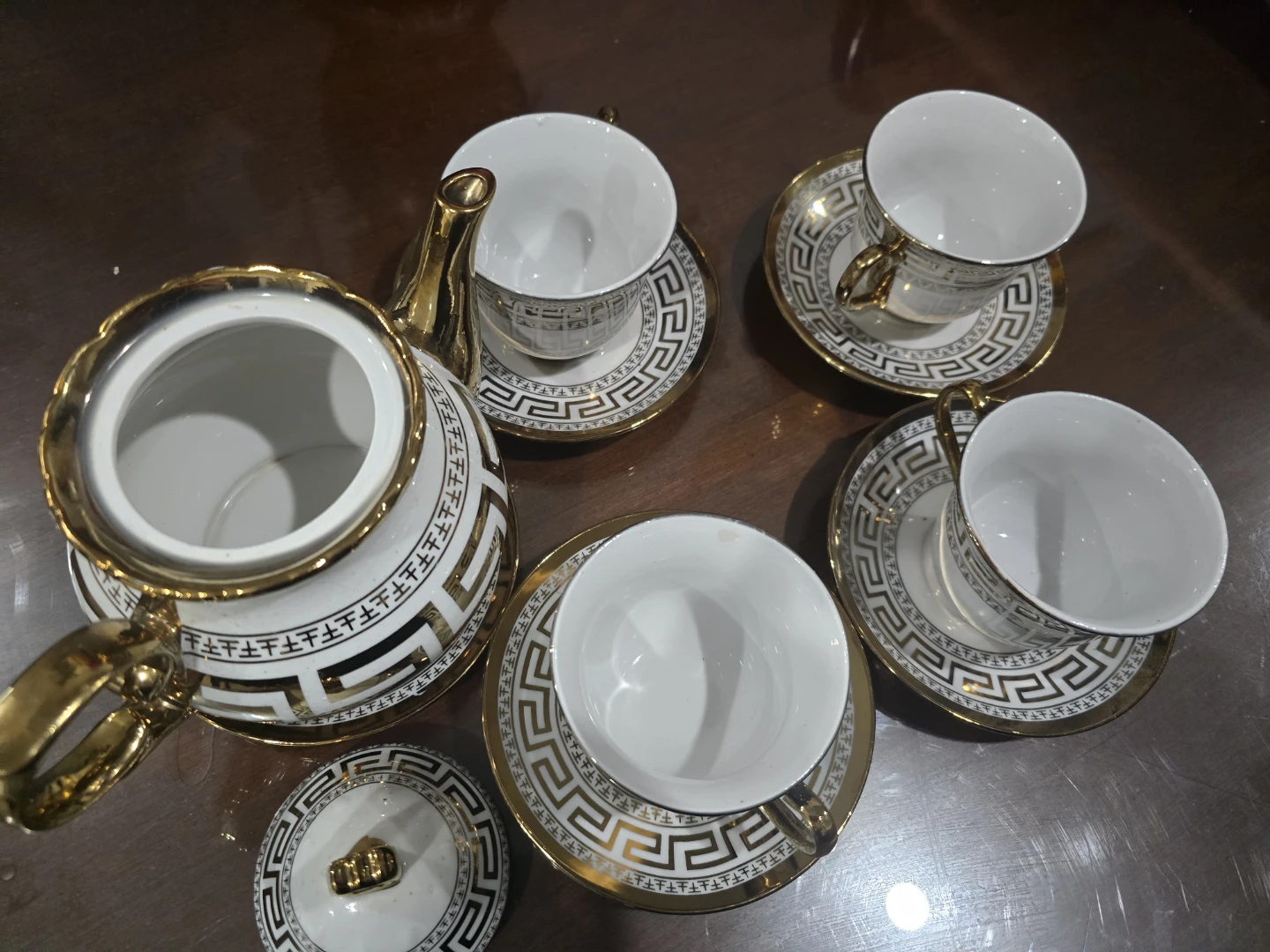 4-Piece Tea Set with Teapot and Cups - photo 2