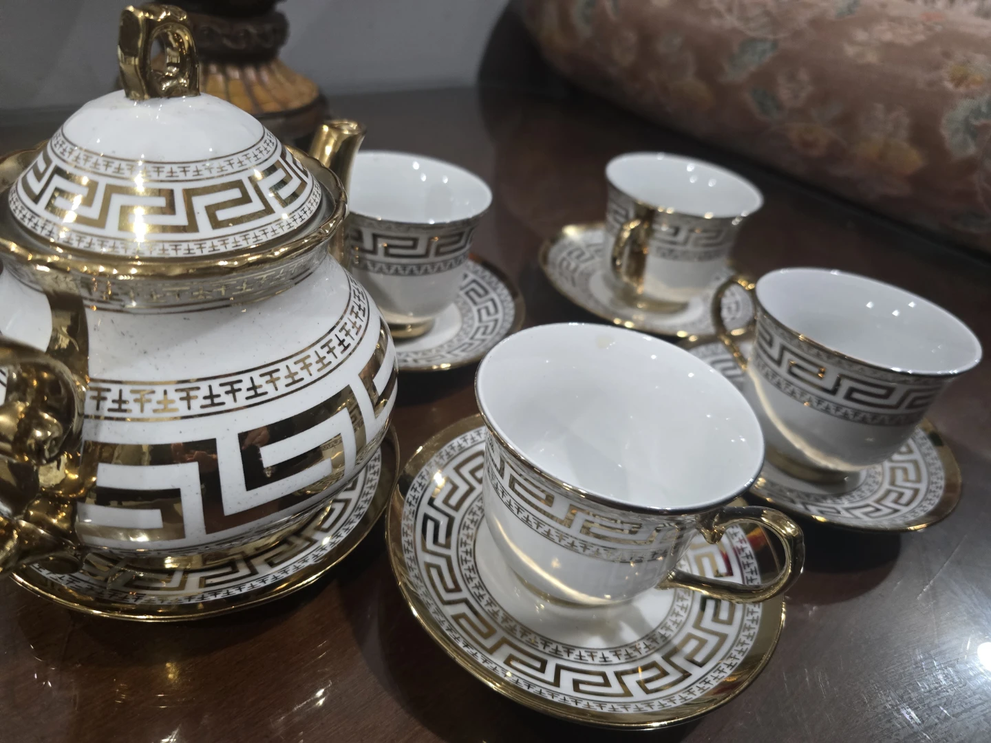 4-Piece Tea Set with Teapot and Cups - photo 3