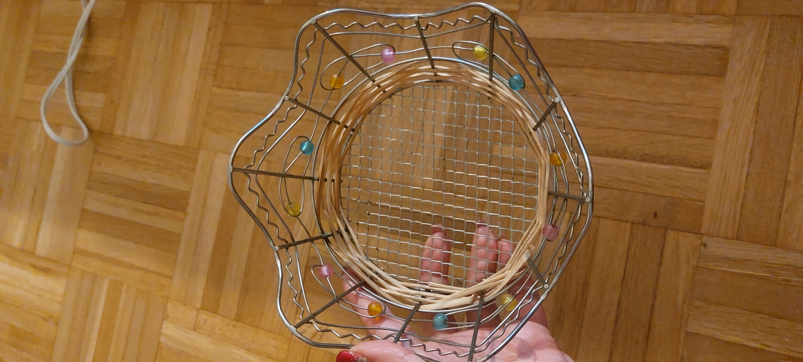 Wire and Wicker Basket with Beads - photo 3
