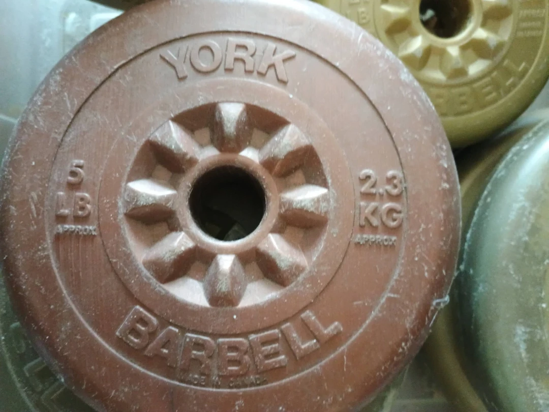 ⚽  York Barbell Weight Plate 2.3 kg / 5 lb