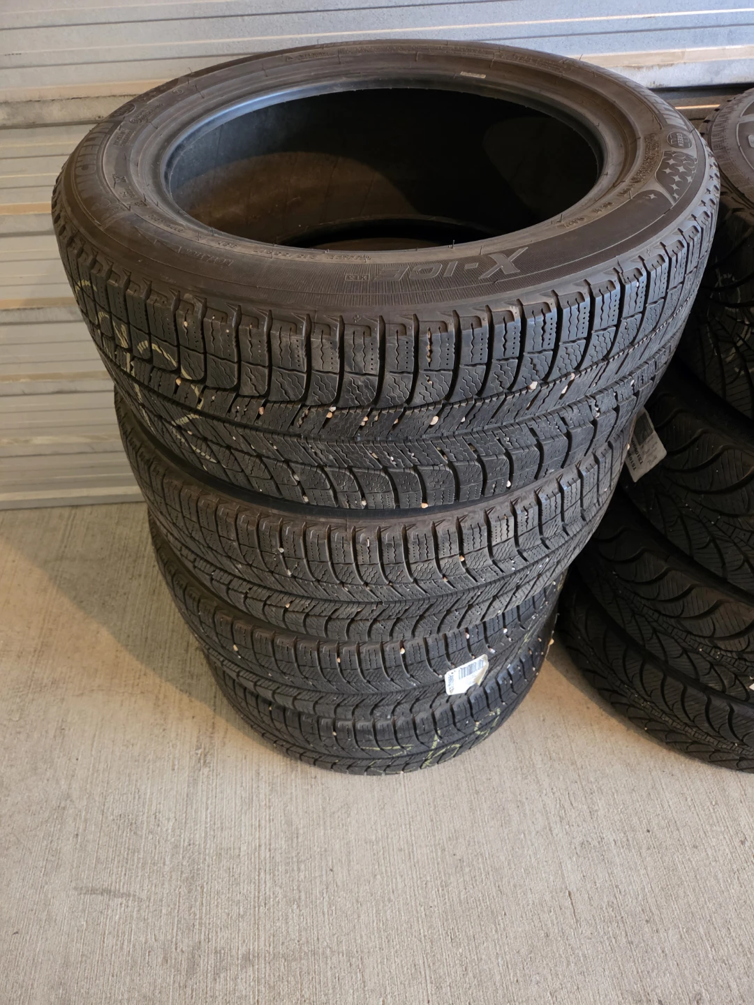 Michelin X-Ice Snow Tires (Set of 4) - 215/55R17