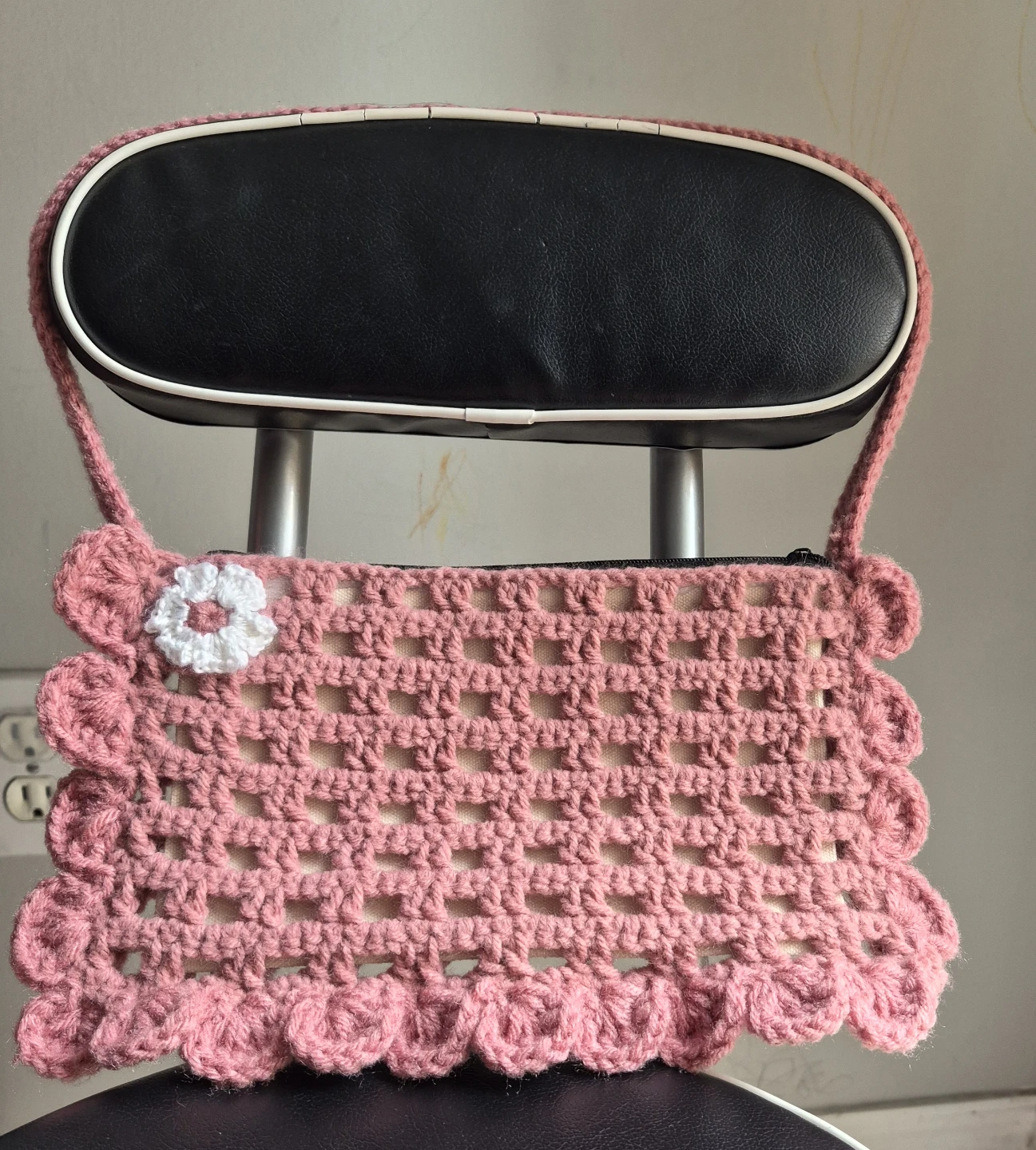 Pink Crochet Handbag with Flower Detail - photo 5