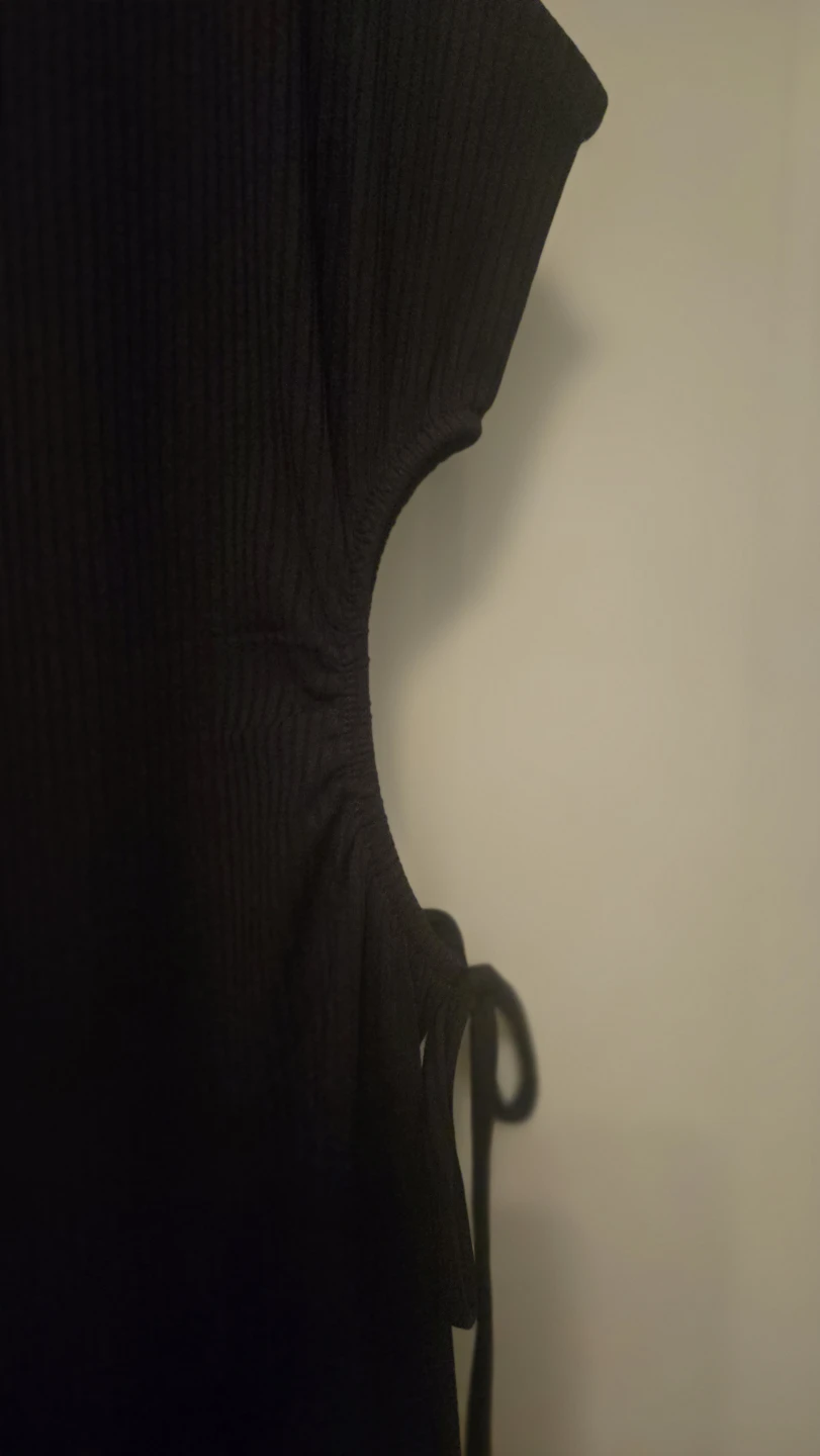 Black Ribbed Cut-Out Dress - photo 2