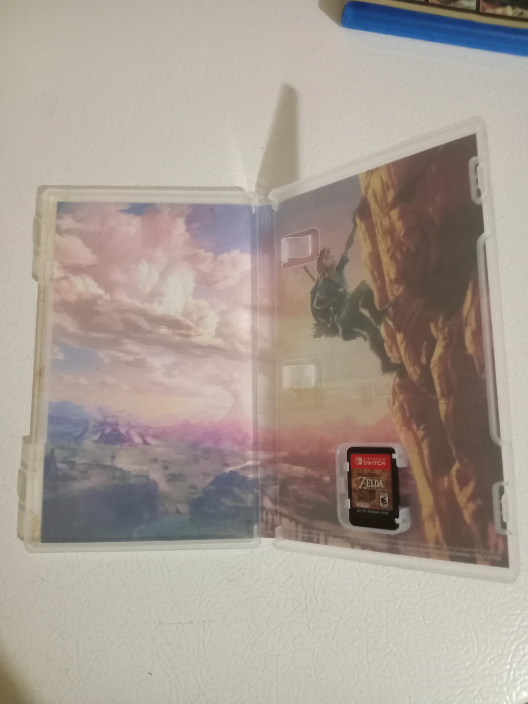 The Legend of Zelda: Breath of the Wild Nintendo Switch Game - photo 2
