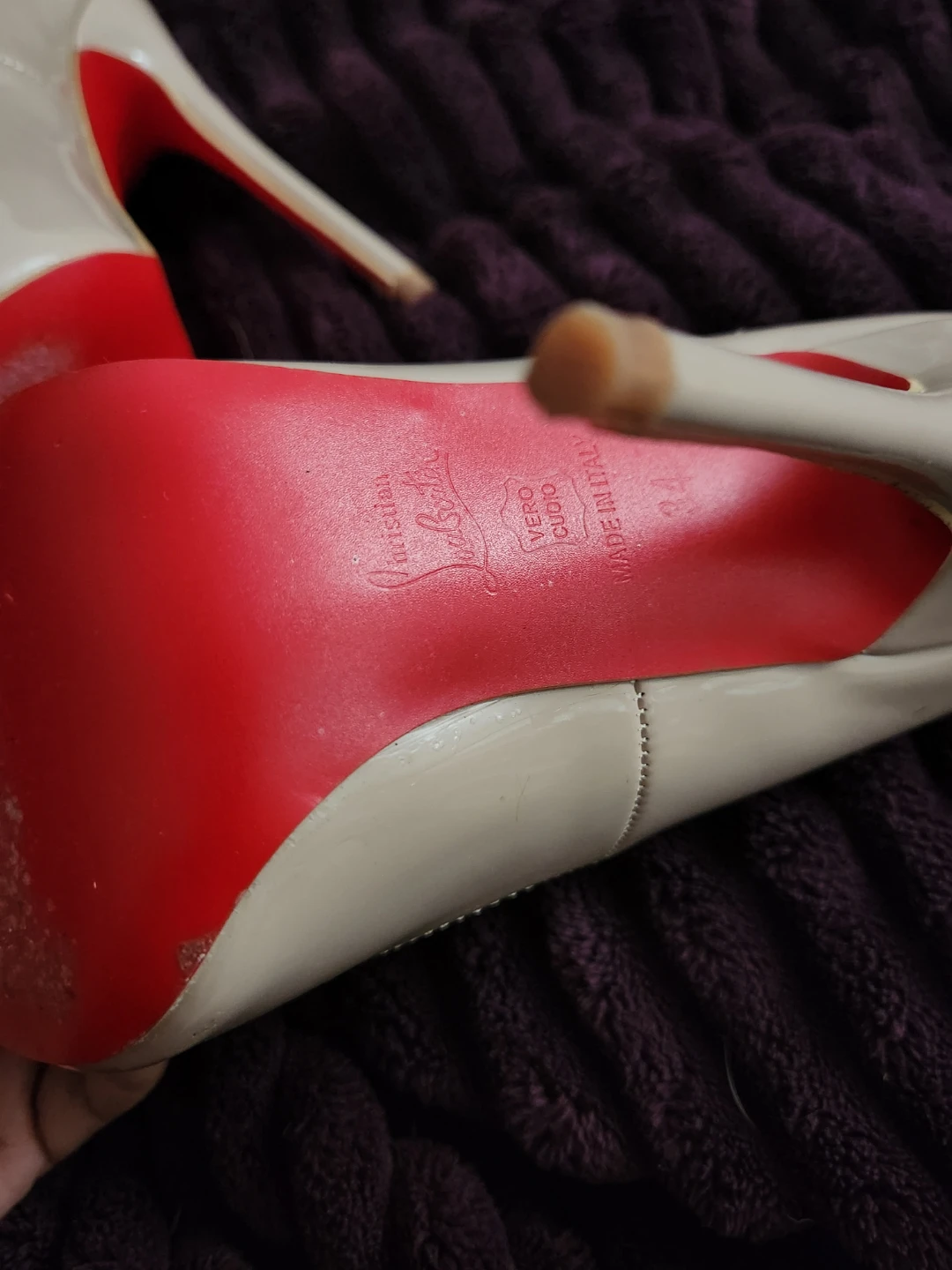 Christian Louboutin Beige Patent Leather Heels - photo 2