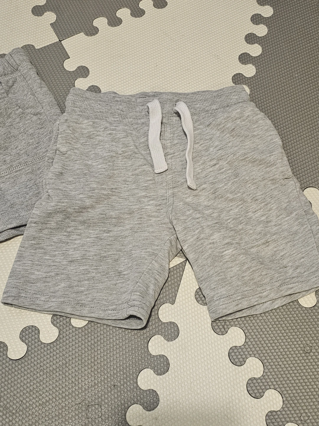Kids Shorts Bundle 24m- 3t carter's and H&M - photo 2