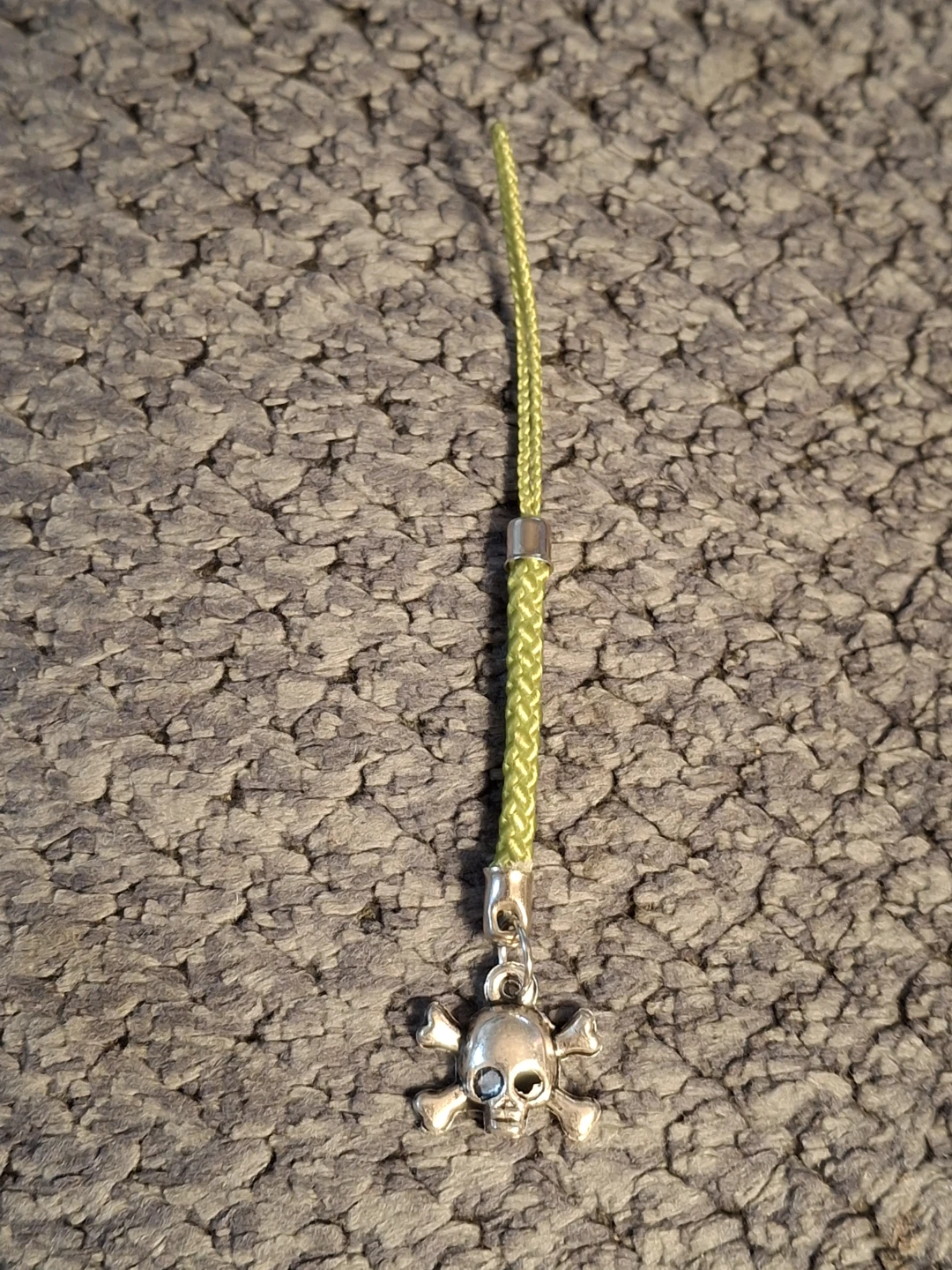 Skull and Crossbones  Purse/ Backpack Charm - photo 2