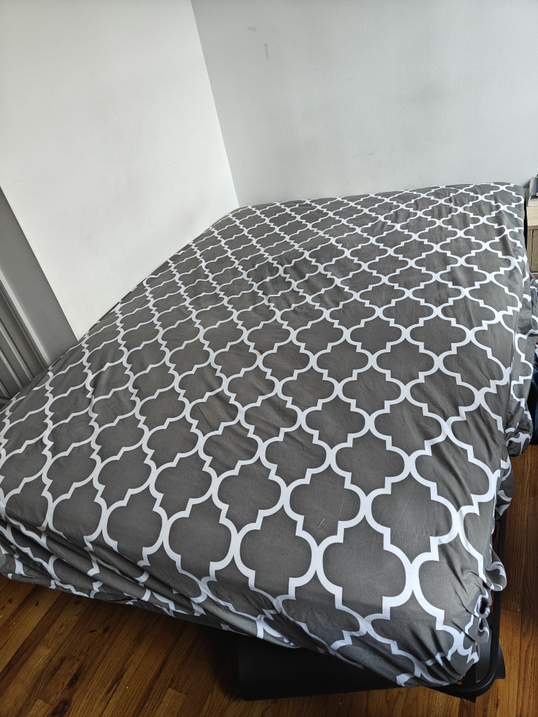 Full Mattress Beautyrest | Metal bed frame | Great condition