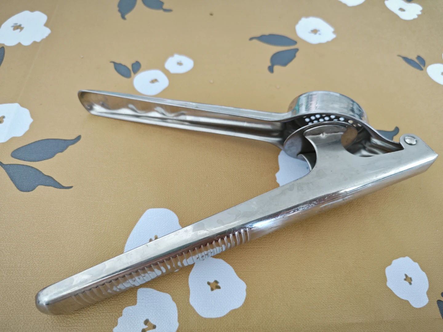 Stainless Steel Garlic Press - photo 2