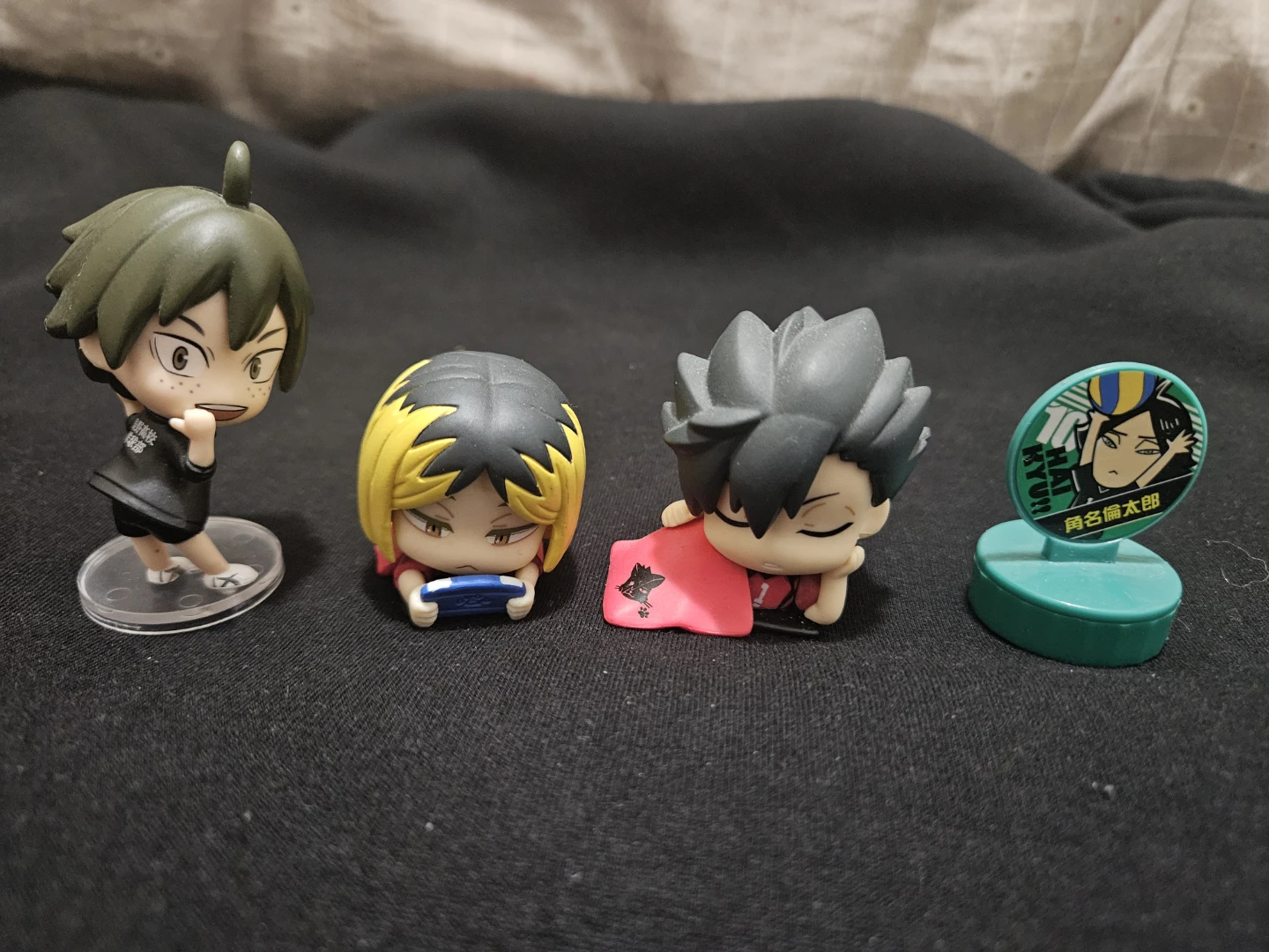 Kozume Kenma figure +a Haikyuu merch - photo 3
