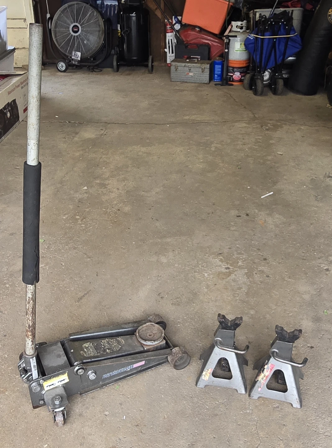 Pittsburgh 3 Ton Hydraulic Floor Jack & 2 Jack Stands