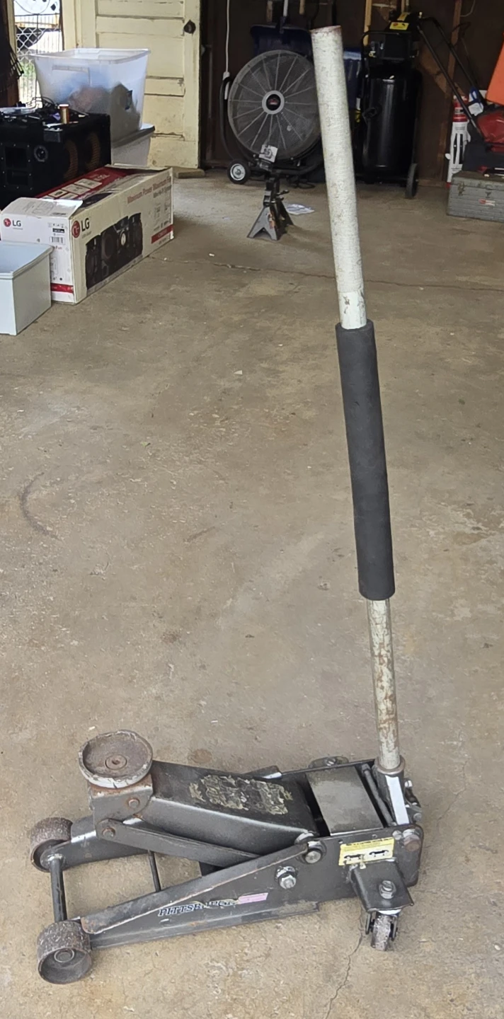 Pittsburgh 3 Ton Hydraulic Floor Jack & 2 Jack Stands - photo 3