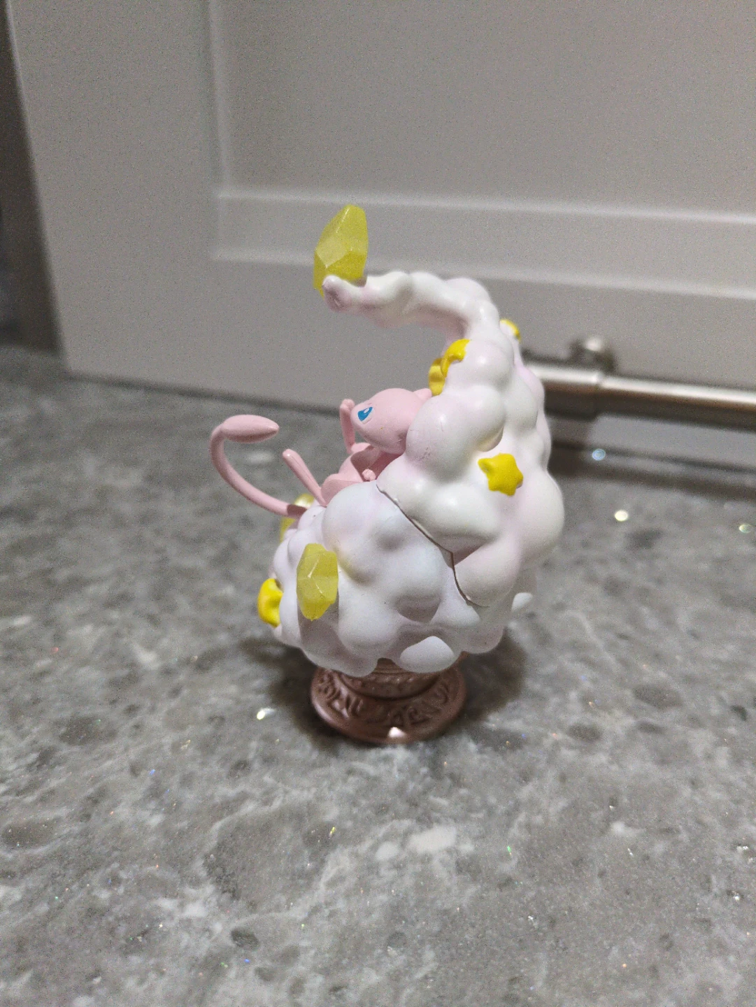Pokemon Mew Figurine - photo 2