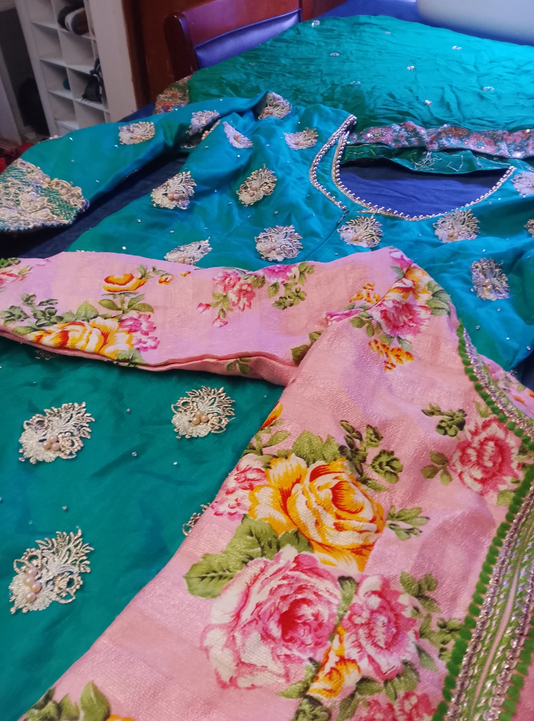 Teal and Pink Floral Embroidered Kurti with Pants - photo 2