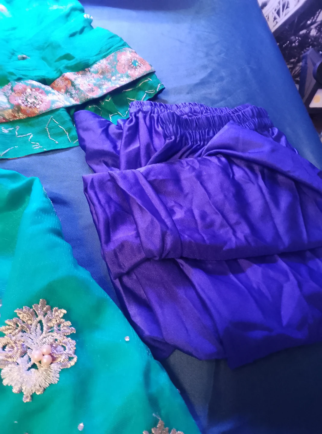 Teal and Pink Floral Embroidered Kurti with Pants - photo 4
