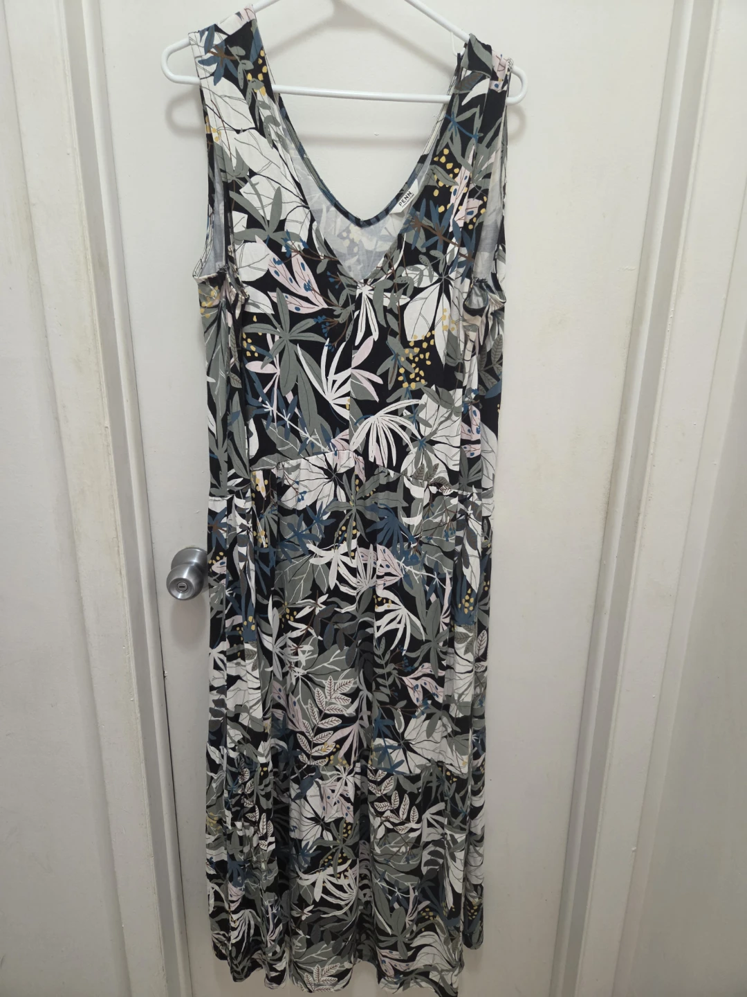 PENN. PENNINGTONS Floral Maxi Dress