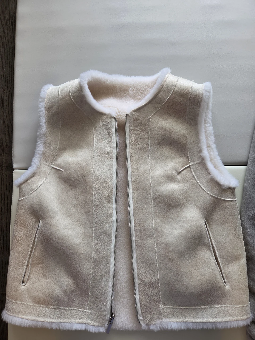 New Women's Reversible Vest (Size M) - photo 2